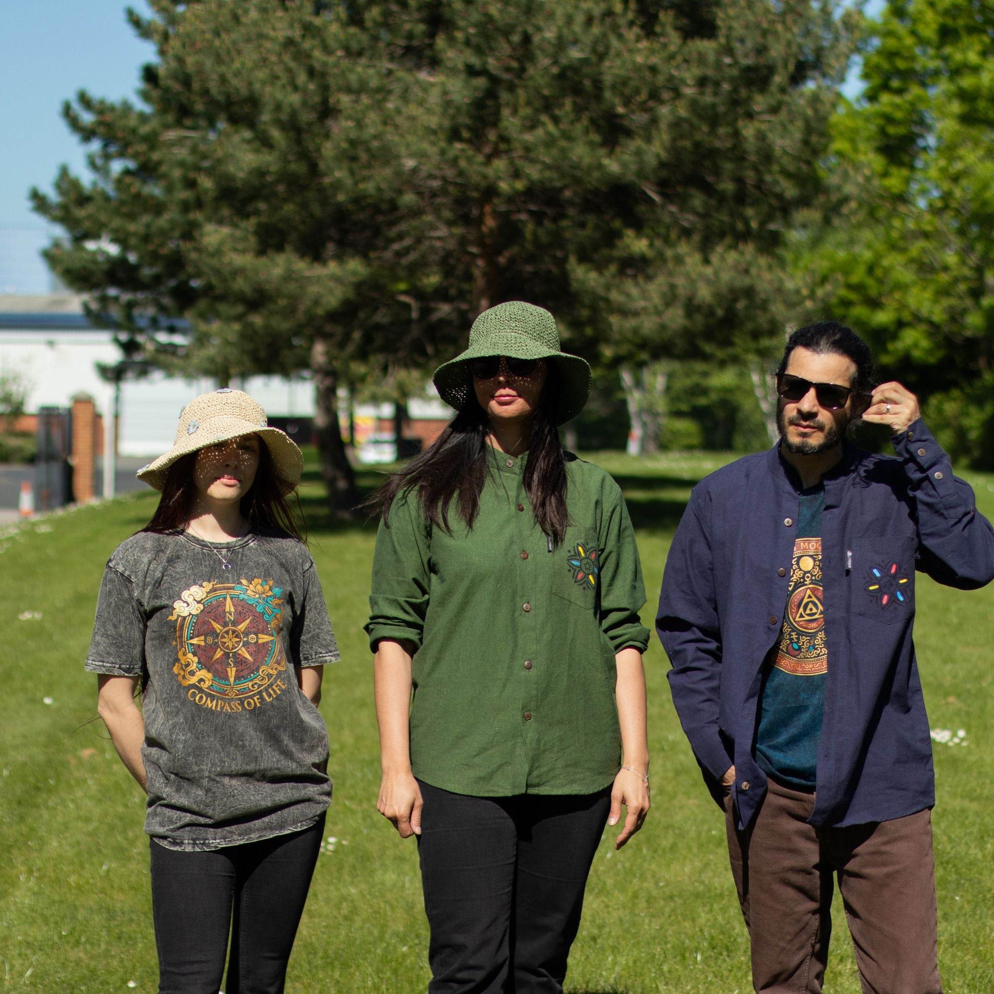Nomad Sari Stonewashed Cotton Tee | Compass of Life | Charcoal | Small