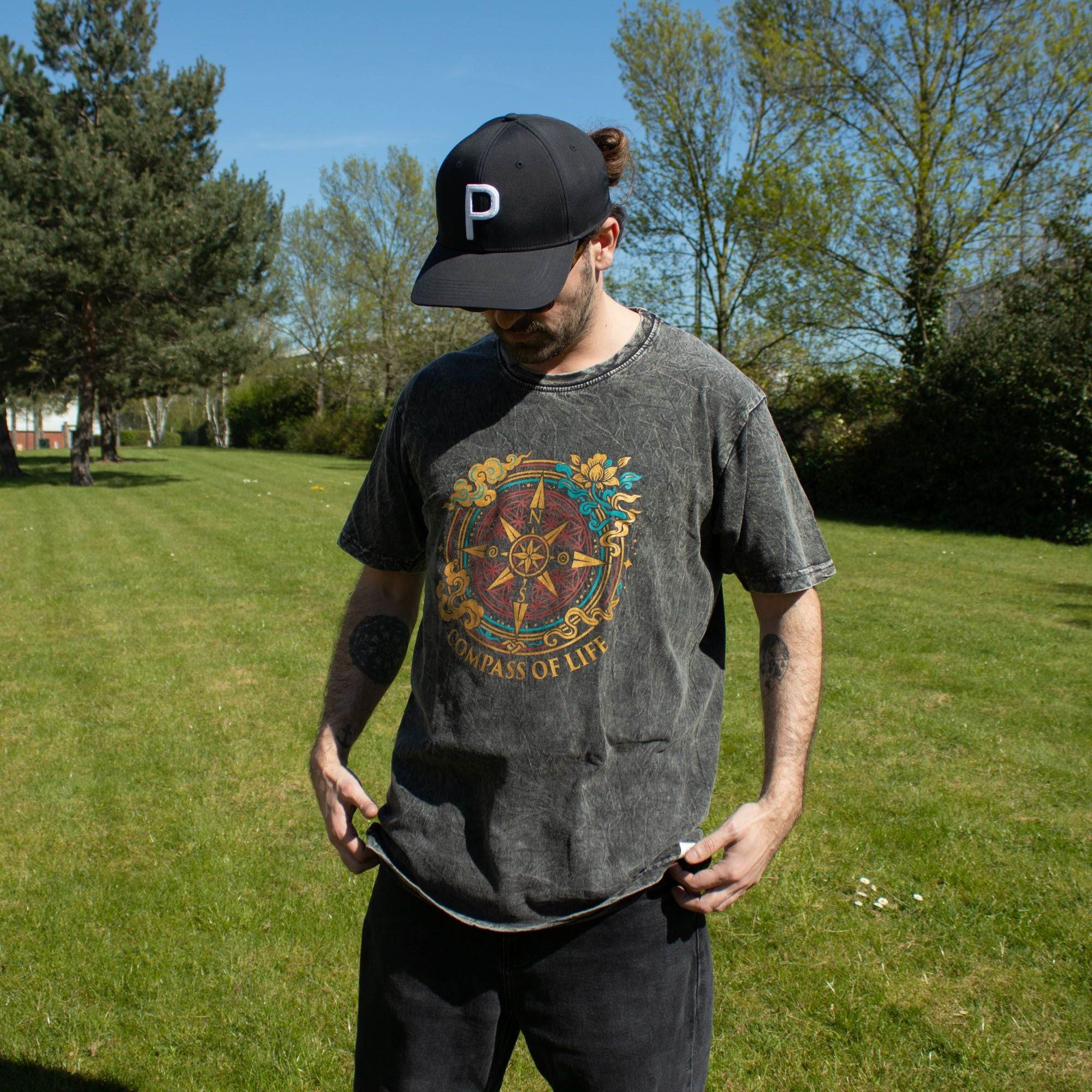 Nomad Sari Stonewashed Cotton Tee | Compass of Life | Charcoal | Large