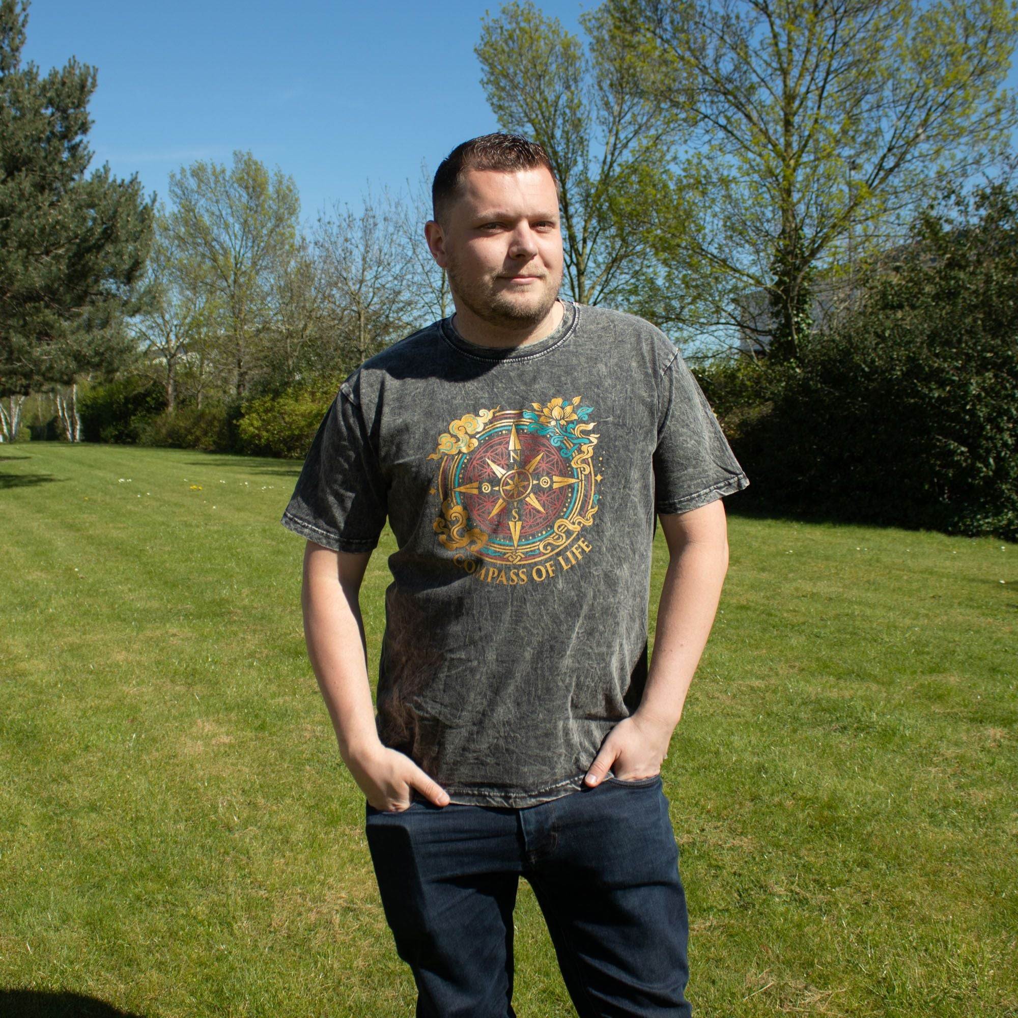 Nomad Sari Stonewashed Cotton Tee | Compass of Life | Charcoal | XL